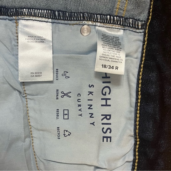 Lucky Brand High Rise Curvy Jeans - Picture 2 of 5